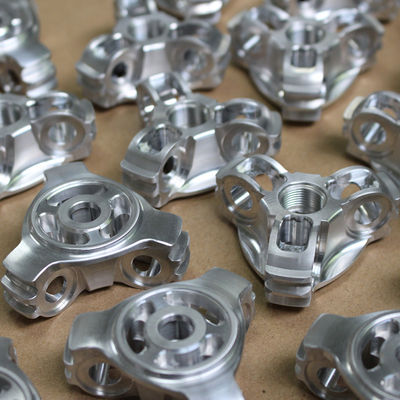 Подгонянные механические части CNC алюминиевые Sandblasting шелк экранируя поверхностный финиш
