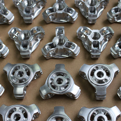 Материал CNC высокой точности подвергая механической обработке и поворачивая частей алюминия 6061