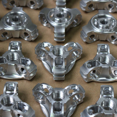 Анодируя CNC картины подвергал прототипирование механической обработке алюминиевых частей быстрое к продукции