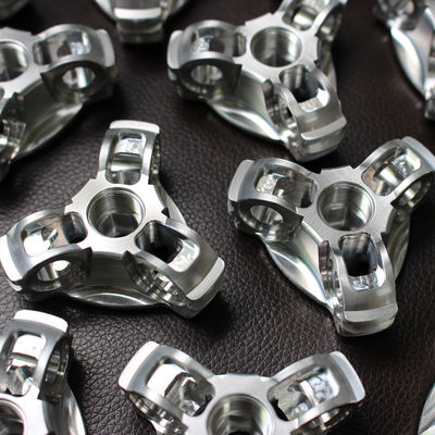 Допуск высокой точности 0.05mm частей CNC быстрого прототипа алюминиевый