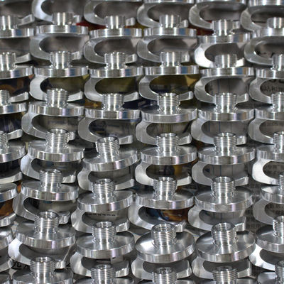 Части CNC T6 алюминиевого сплава 6061 подвергая механической обработке с зашкурить полируя поверхностным финишем