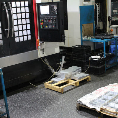 Выстукивая анодируя прототипирование частей металла CNC филируя алюминиевое материальное быстрое