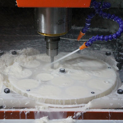 Части CNC CNC филируя подвергая механической обработке пластиковые зашкурить Sandblasting поверхностный финиш